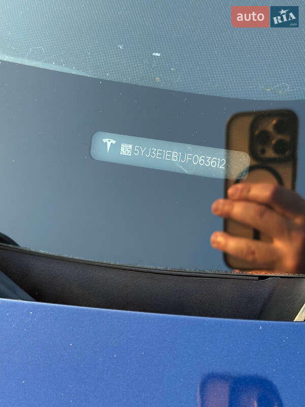 Седан Tesla Model 3 2018 в Львові