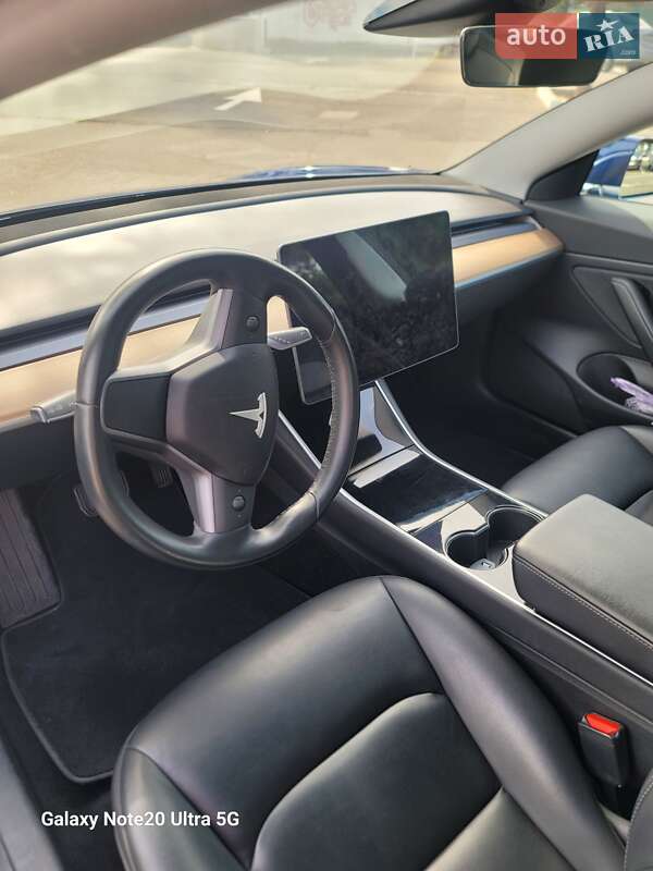 Седан Tesla Model 3 2018 в Одесі