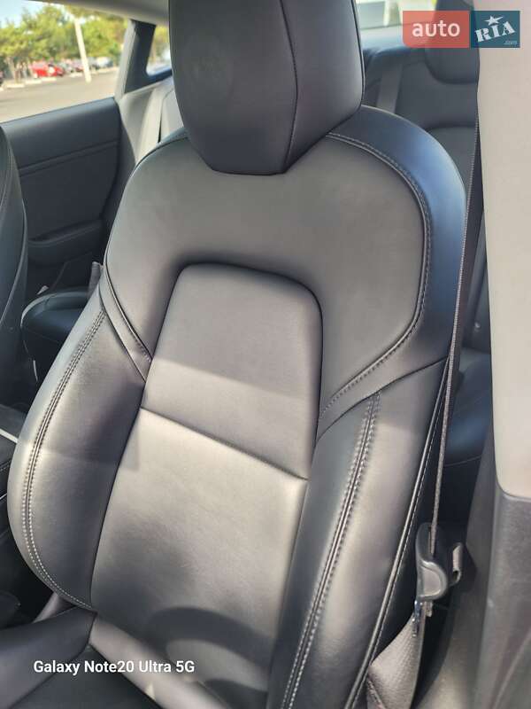 Седан Tesla Model 3 2018 в Одесі