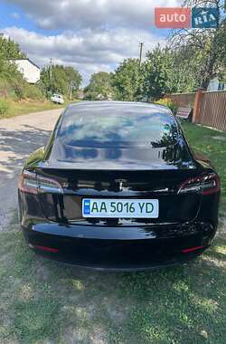 Седан Tesla Model 3 2020 в 