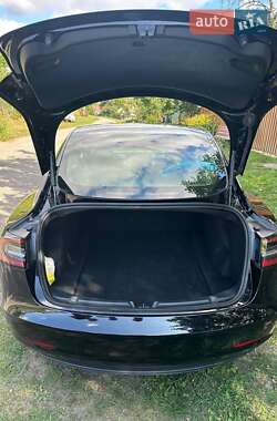 Седан Tesla Model 3 2020 в Києві