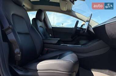 Седан Tesla Model 3 2020 в 
