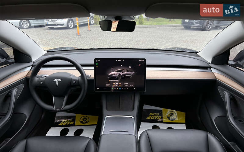 Седан Tesla Model 3 2022 в Львові