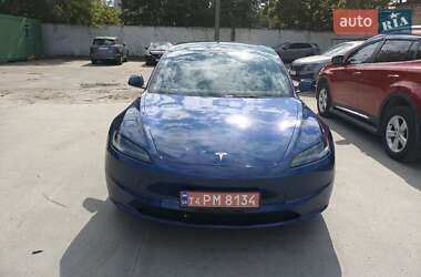 Седан Tesla Model 3 2024 в 
