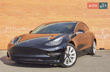Седан Tesla Model 3 2019 в Киеве