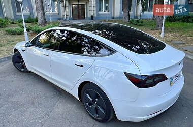 Седан Tesla Model 3 2021 в 