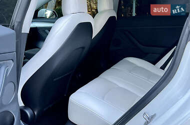 Седан Tesla Model 3 2021 в 