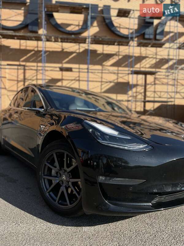Седан Tesla Model 3 2020 в Днепре