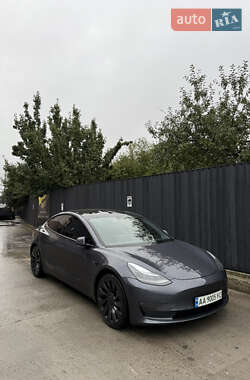 Седан Tesla Model 3 2021 в Ірпені