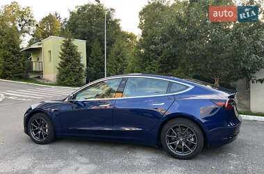 Седан Tesla Model 3 2018 в 