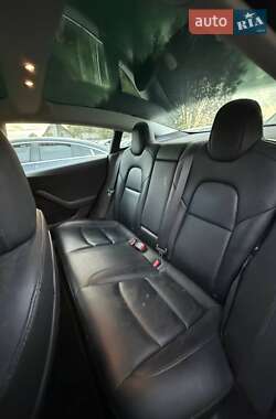 Седан Tesla Model 3 2019 в 