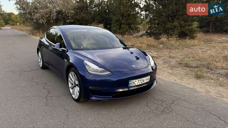 Седан Tesla Model 3 2019 в Днепре