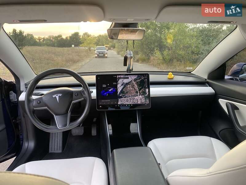 Седан Tesla Model 3 2019 в Днепре