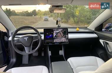 Седан Tesla Model 3 2019 в 
