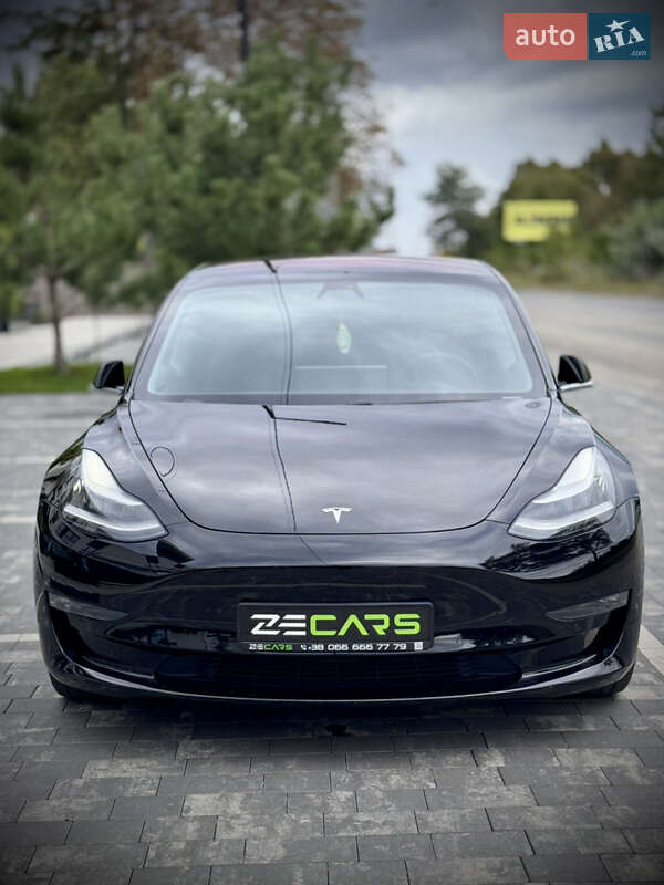 Седан Tesla Model 3 2019 в Ужгороде