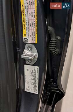 Седан Tesla Model 3 2023 в 