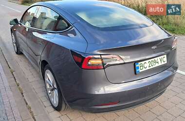Седан Tesla Model 3 2023 в 