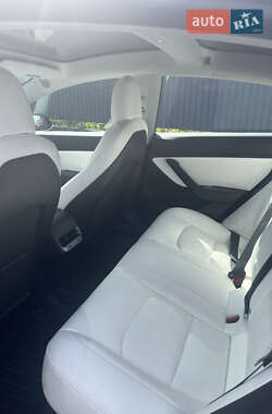 Седан Tesla Model 3 2018 в 
