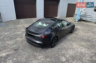 Седан Tesla Model 3 2024 в 