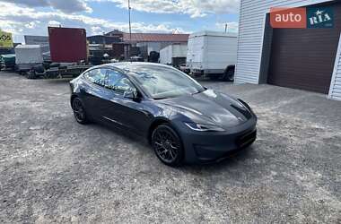 Седан Tesla Model 3 2024 в 