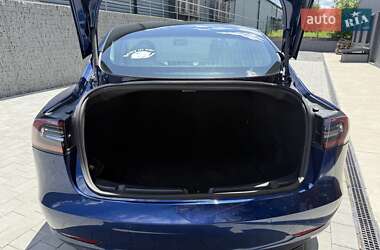 Седан Tesla Model 3 2019 в 
