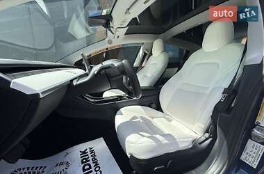Седан Tesla Model 3 2019 в 