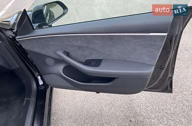 Седан Tesla Model 3 2024 в 