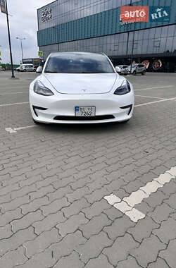 Седан Tesla Model 3 2020 в 