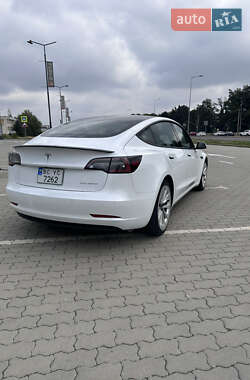 Седан Tesla Model 3 2020 в 