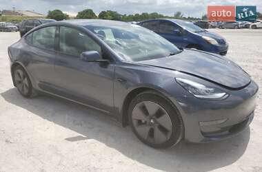 Седан Tesla Model 3 2021 в 