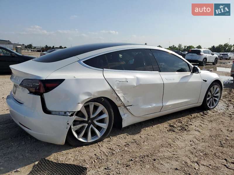 Седан Tesla Model 3 2018 в Києві