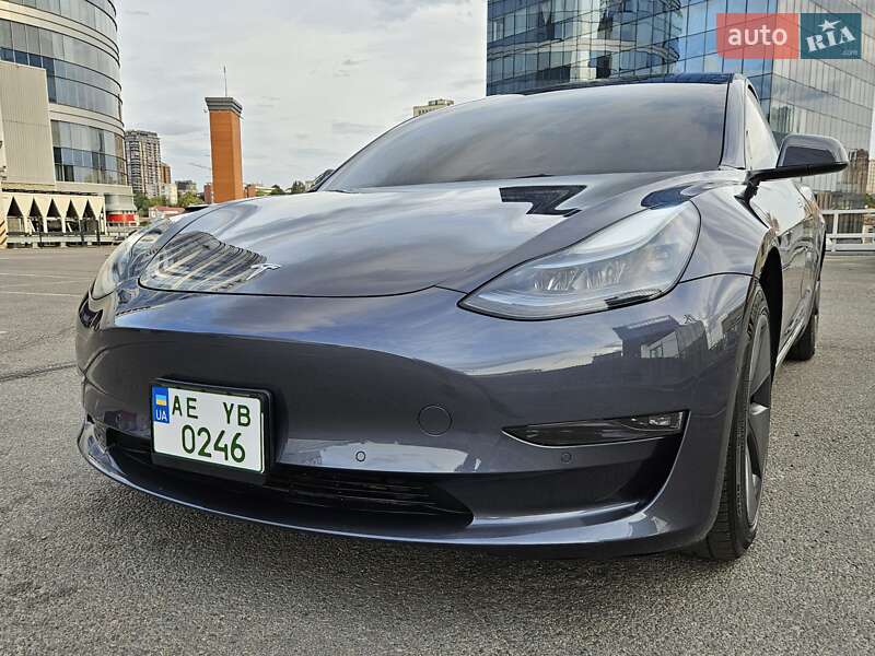 Седан Tesla Model 3 2022 в Дніпрі