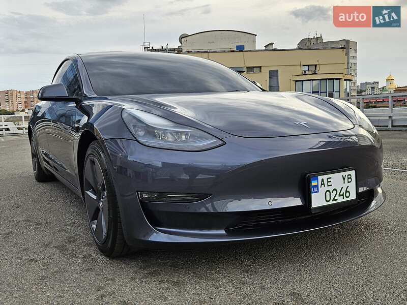 Tesla Model 3 2022