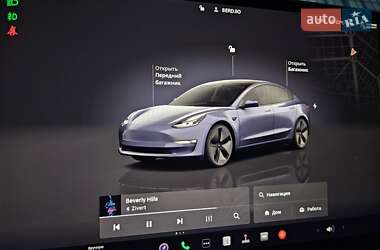 Седан Tesla Model 3 2022 в 