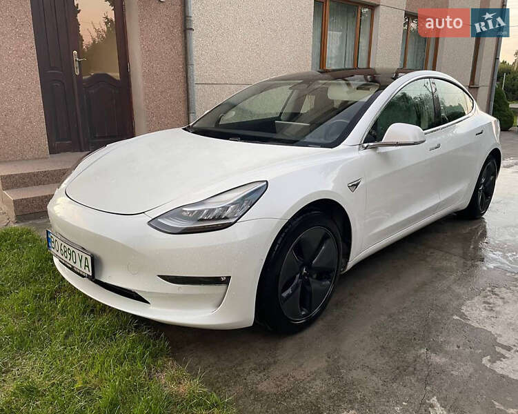 Седан Tesla Model 3 2019 в Тернополе