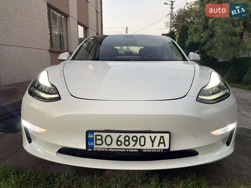 Седан Tesla Model 3 2019 в Тернополе