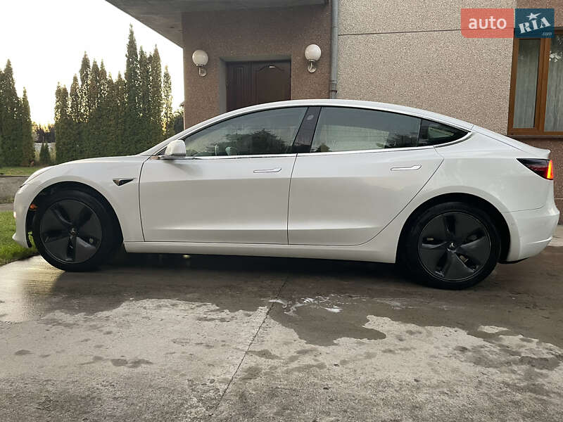 Седан Tesla Model 3 2019 в Тернополе