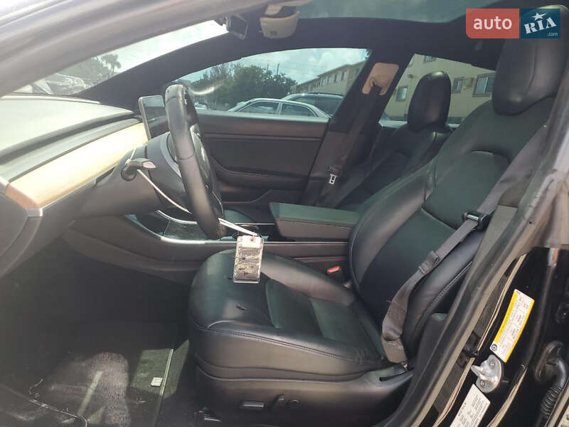 Седан Tesla Model 3 2019 в Києві