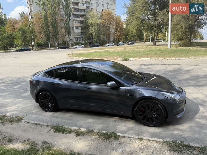 Седан Tesla Model 3 2021 в Запорожье