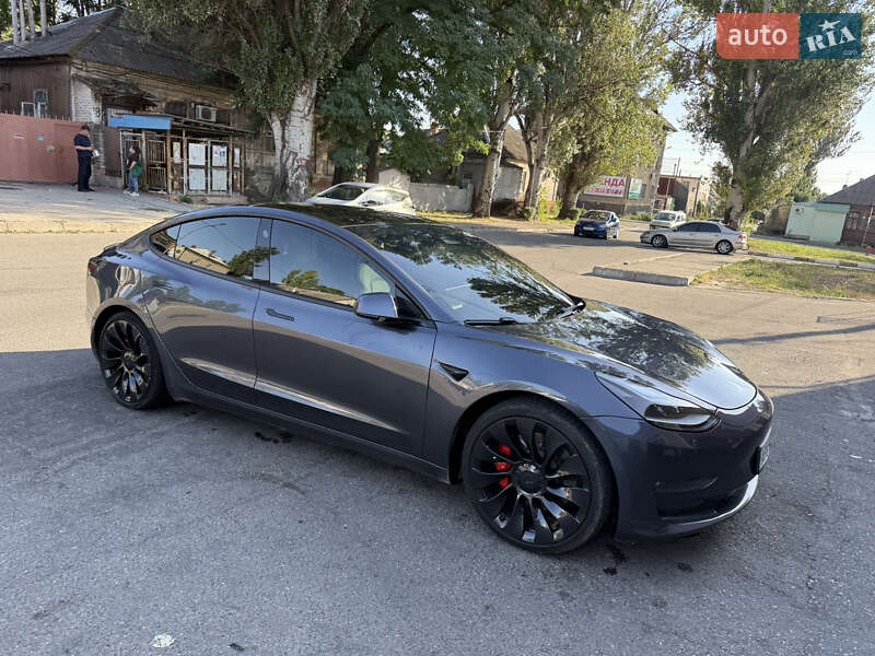 Седан Tesla Model 3 2021 в Запорожье
