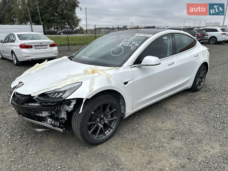 Седан Tesla Model 3 2019 в Луцке