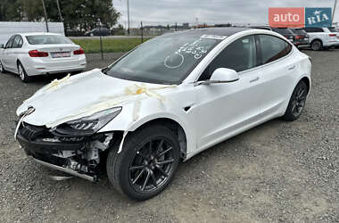 Седан Tesla Model 3 2019 в 