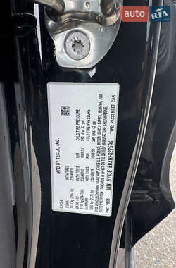 Седан Tesla Model 3 2025 в 