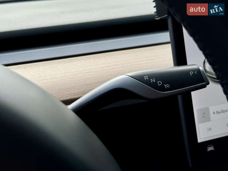 Седан Tesla Model 3 2021 в Виннице