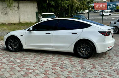 Седан Tesla Model 3 2021 в 