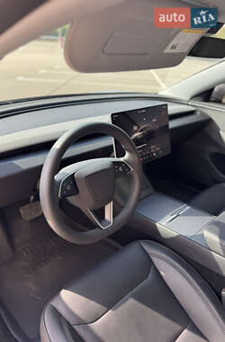 Седан Tesla Model 3 2024 в 
