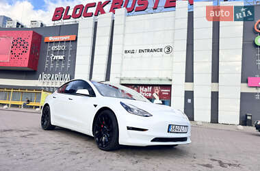 Седан Tesla Model 3 2023 в 