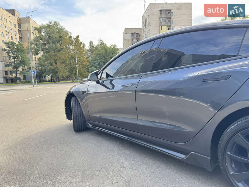 Седан Tesla Model 3 2019 в Києві