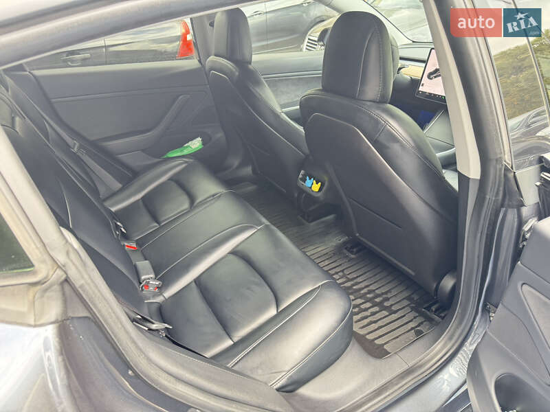 Седан Tesla Model 3 2019 в Києві