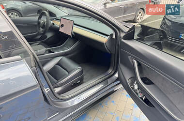 Седан Tesla Model 3 2019 в 